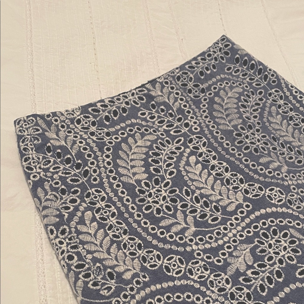 Loft eyelet skirt